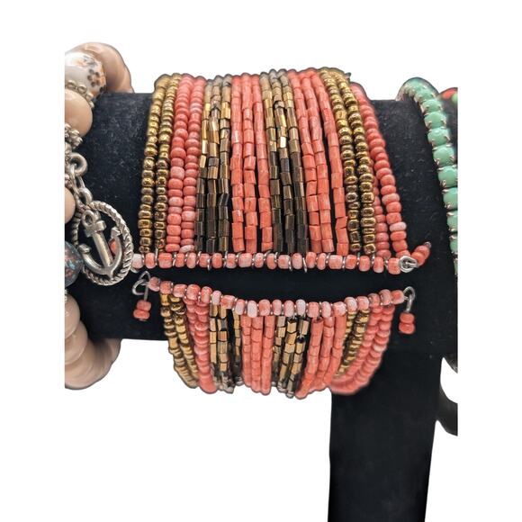 Lot of Nine Mint Coral Bracelets - Picture 3 of 8